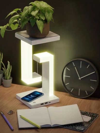 صورة wireless lamp and charger